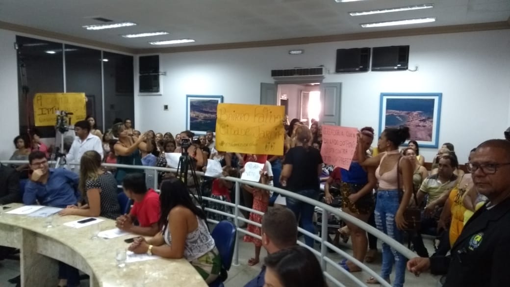 Vereadores usam Lei e derrubam veto do prefeito ao orçamento em Guarapari