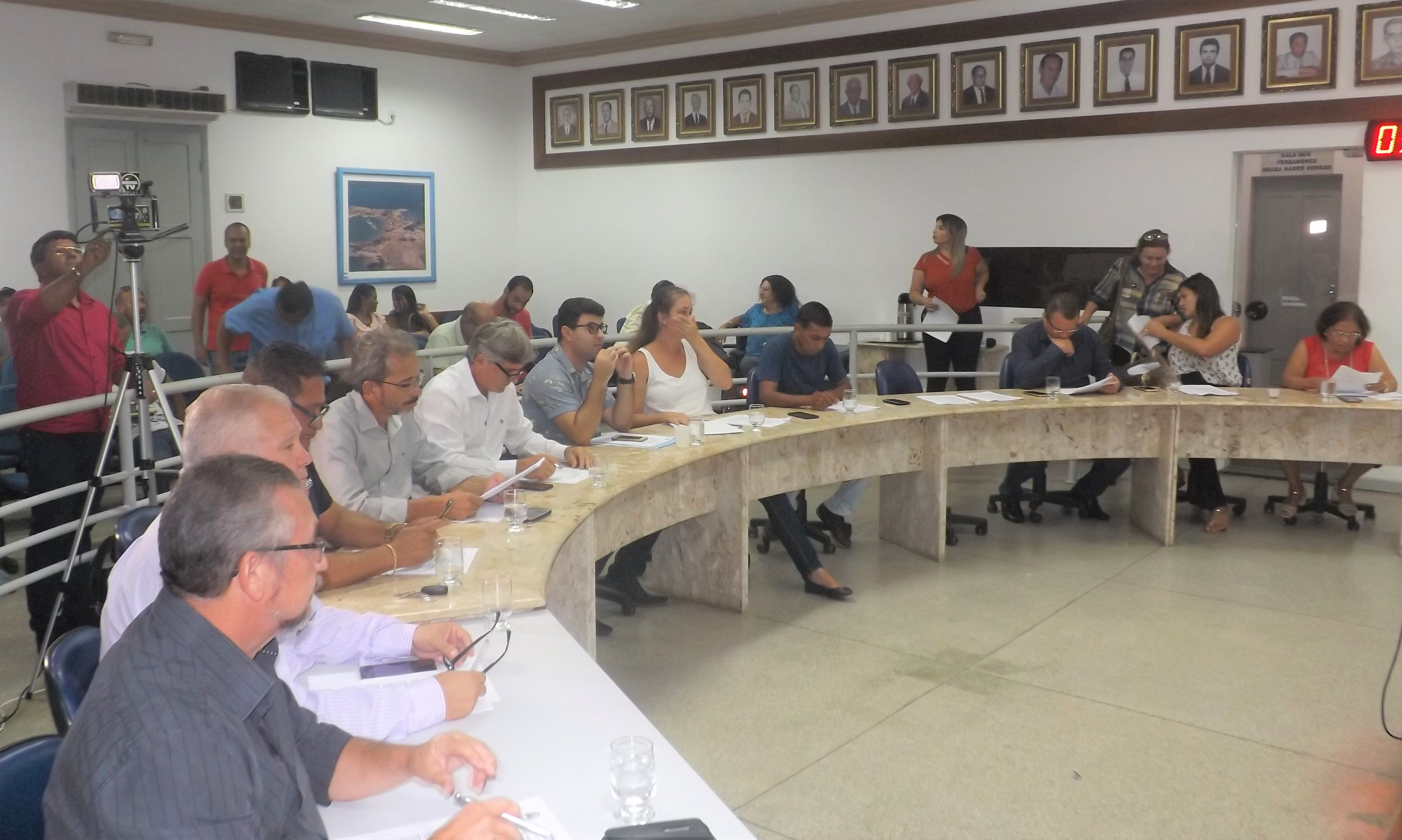 Vereadores de Guarapari aprovam reajuste de 4,17% para professores da rede Municipal