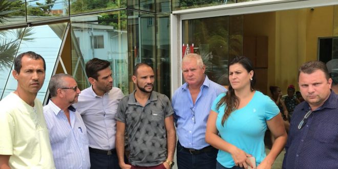 Vereadores cancelam evento e doam dinheiro para compra de ar-condicionado para o UPA