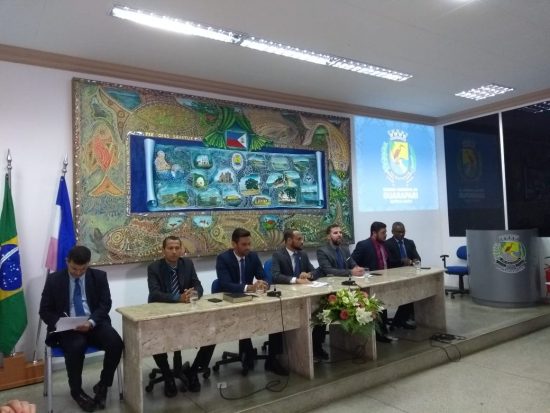 Abertura dos trabalhos na Câmara teve música, cobranças e presença do vice-prefeito de Guarapari