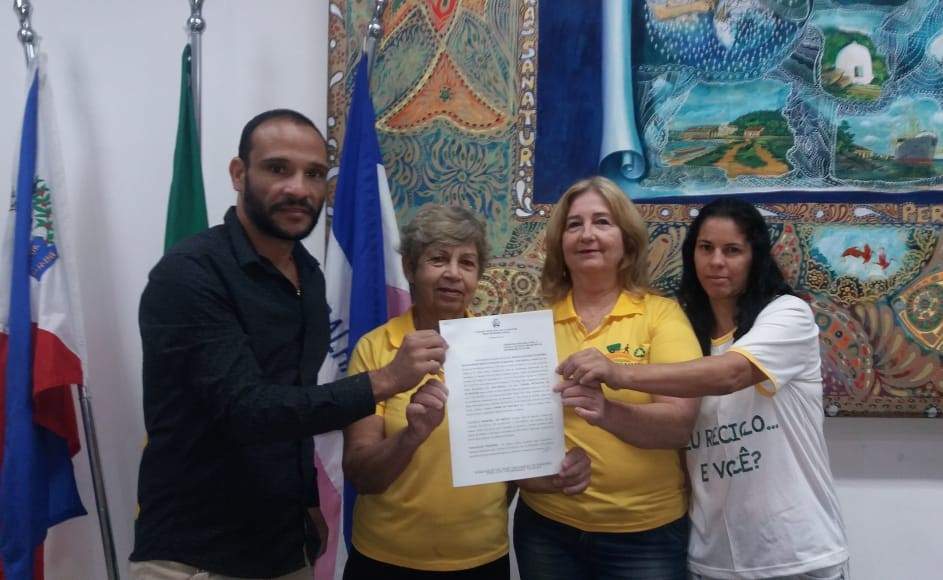 Câmara de Guarapari assina parceria para coleta de materiais recicláveis na Casa de Leis