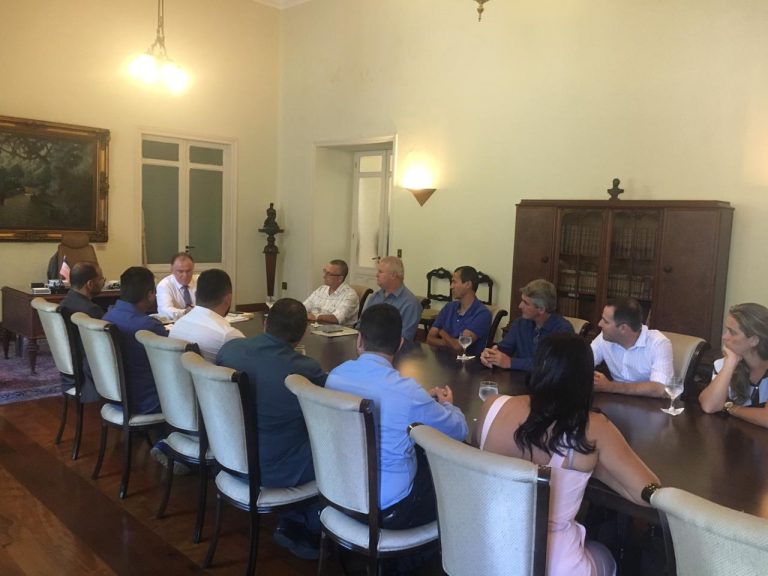 Vereadores se reúnem com governador para pedir investimentos no interior de Guarapari e volta do Sine
