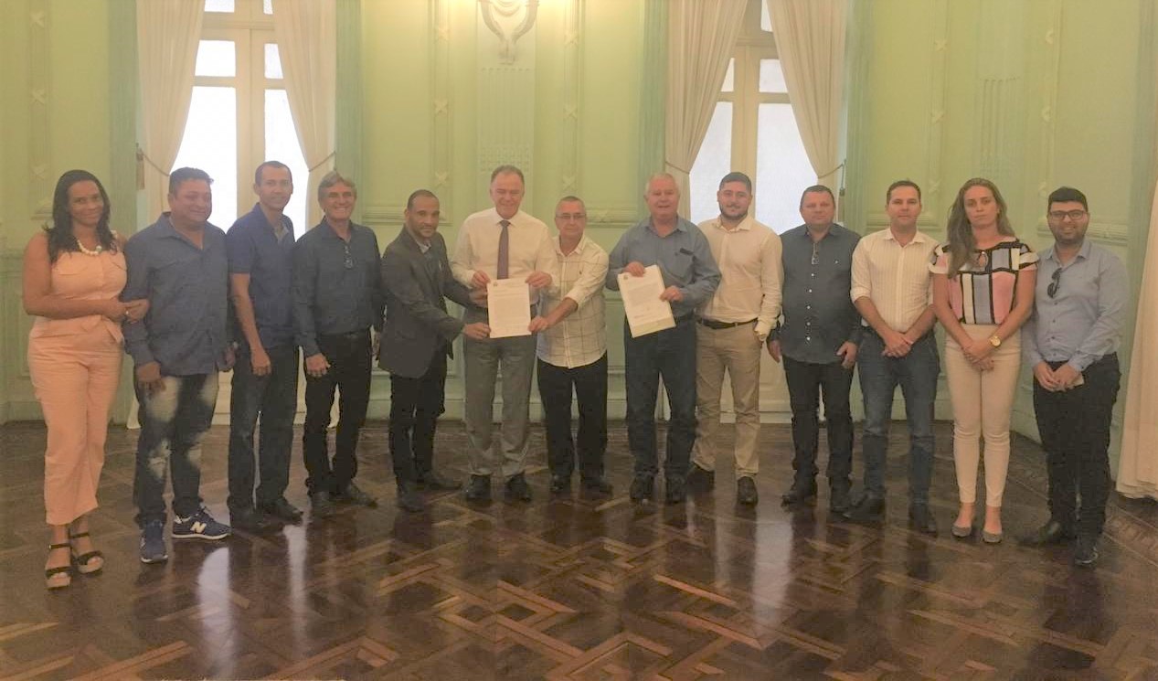 Governador Renato Casagrande recebe vereadores de Guarapari-es para discutir volta do Sine e investimentos para o interior do Município 