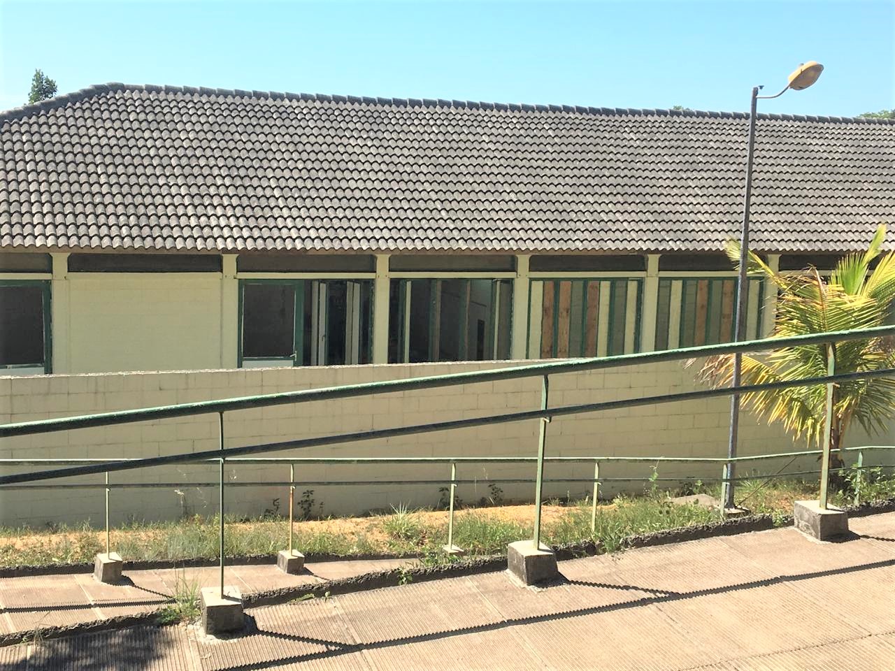 Comissão de Educação da Câmara Municipal de Guarapari-es visita Caic e solicita reforma de escola