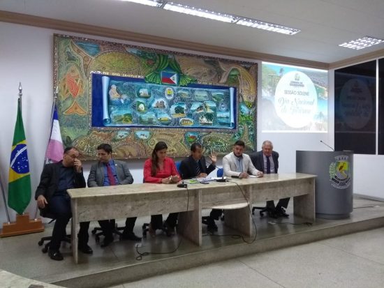 Câmara de Guarapari comemora Dia do Turismo com sessão solene