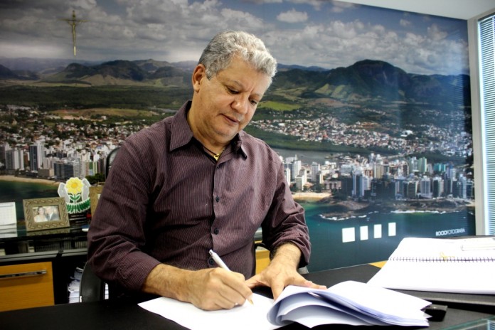 Ex-prefeito Orly Gomes tem contas aprovadas pela Câmara de Guarapari