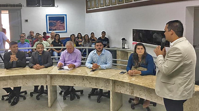 Presidente da Amunes realiza palestra na Câmara de Guarapari