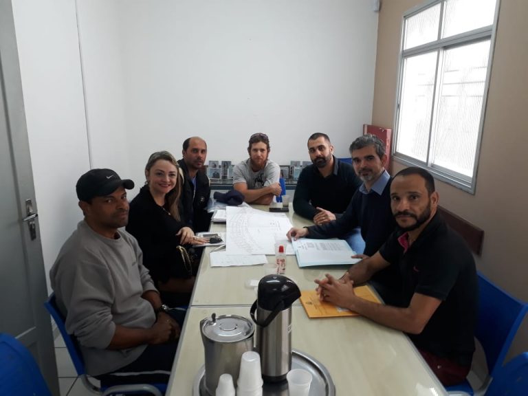Locadores de ombrelones e cadeiras de praia pedem apoio da Câmara para regulamentar o serviço em Guarapari