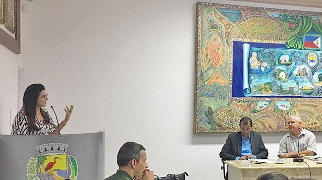 Secretária de Saúde presta esclarecimentos na Câmara de Guarapari