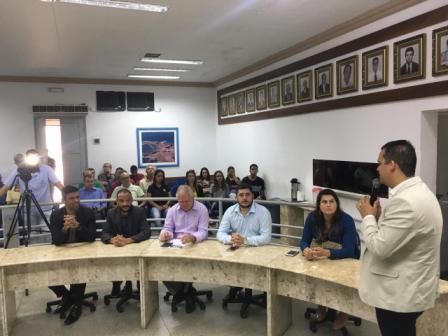 Presidente da Amunes apresenta modelo administrativo de Viana
